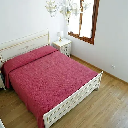 B & B Nina-2