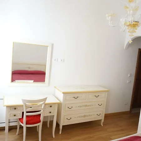 B & B Nina-3
